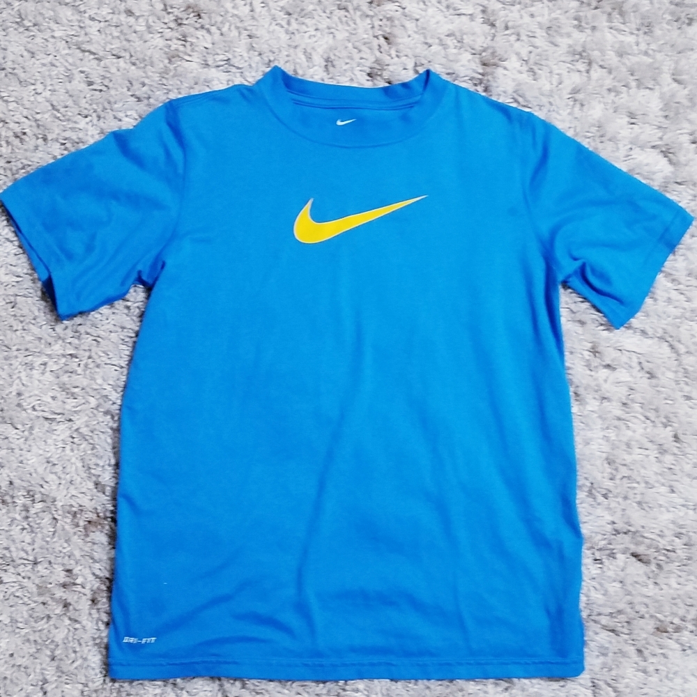 Nike T-shirt